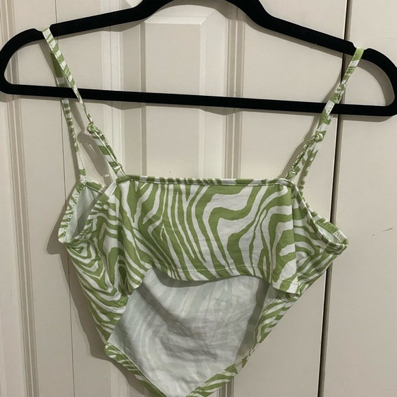 zebra print crop top - Picture 2 of 3